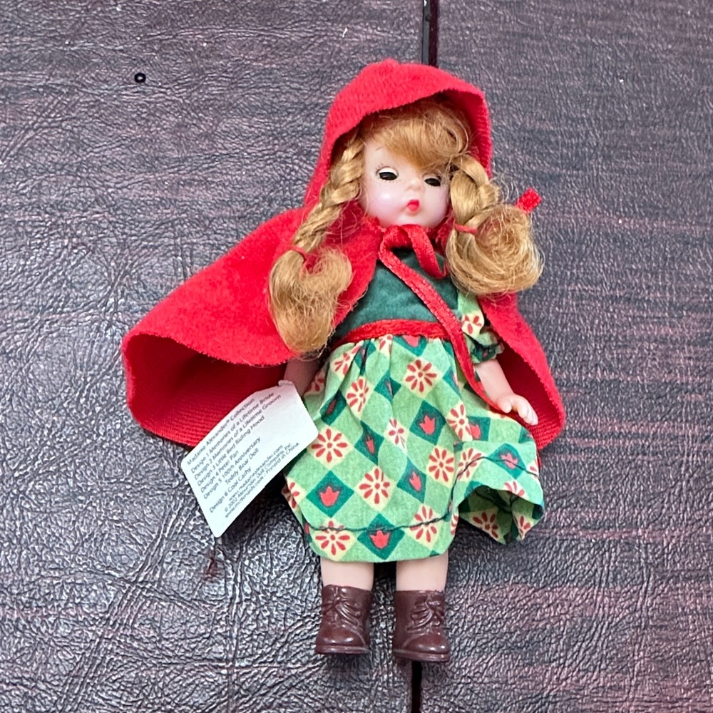 Madame Alexander collectionRed Riding Hood Doll with Red Cape McDonalds toy